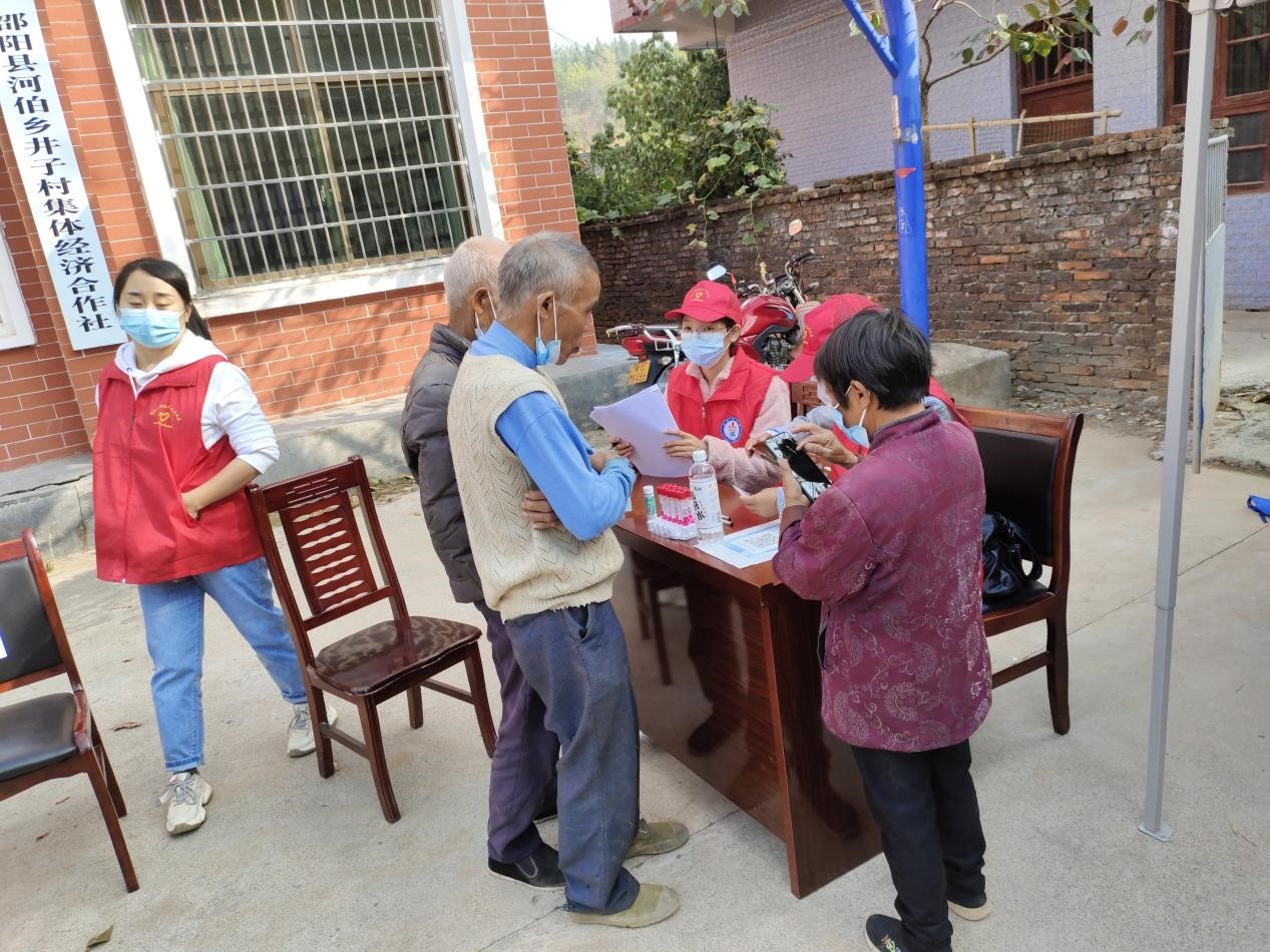 邵阳县河伯乡五皇小学：汇聚“红色暖流”，助力疫情防控