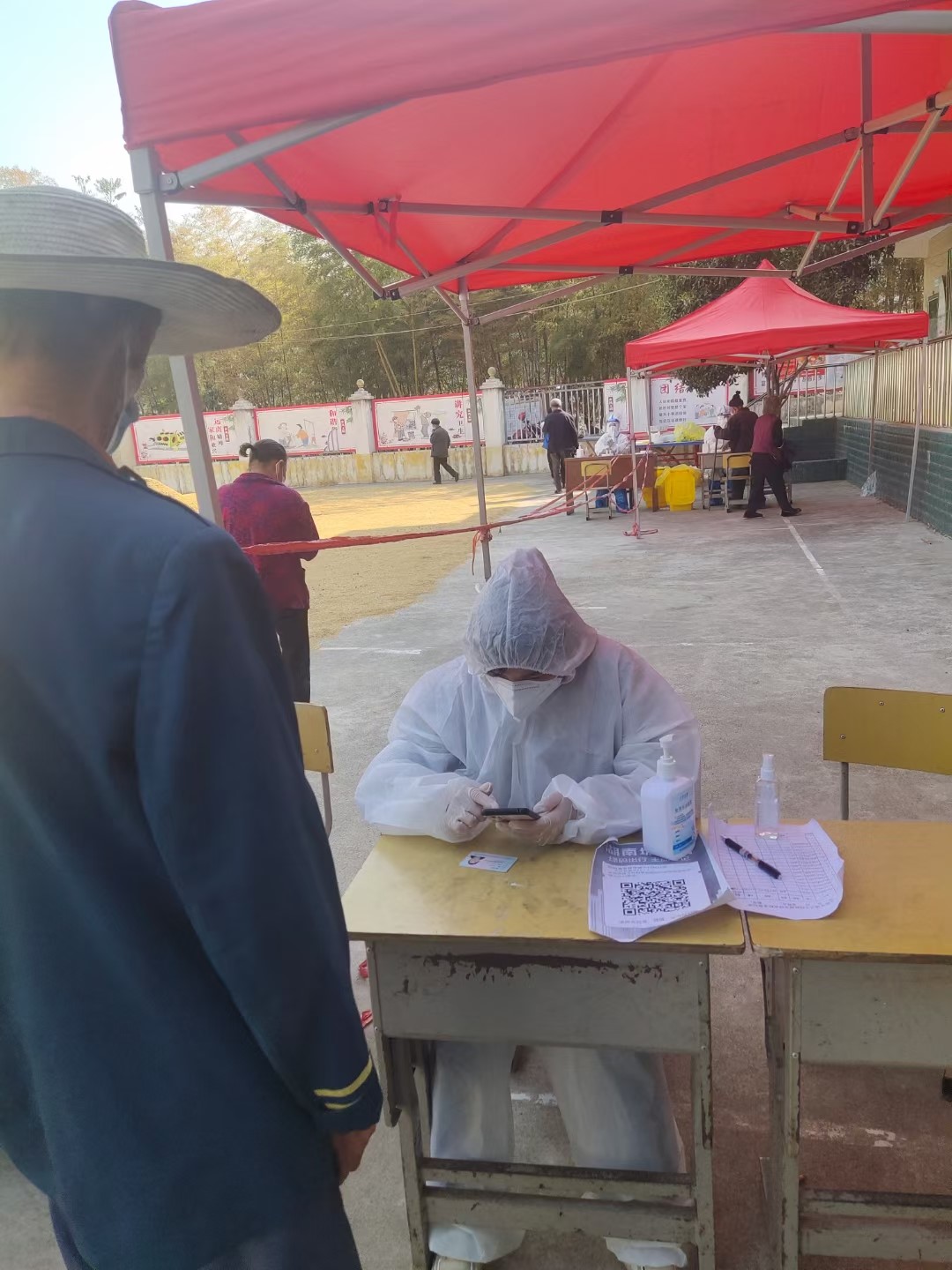 “疫”线有我,爱在身边