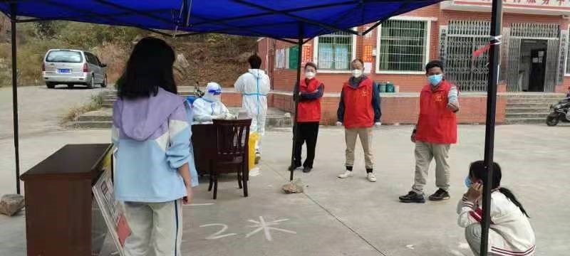 邵阳县谷洲镇中心学校党总支率领党员志愿者全力抗疫