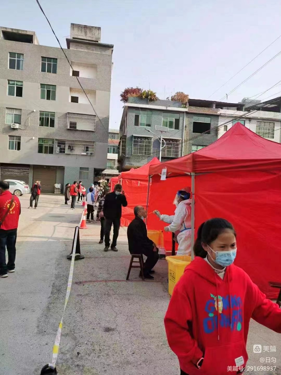 凝心聚力筑堡垒，抗击疫情当先锋