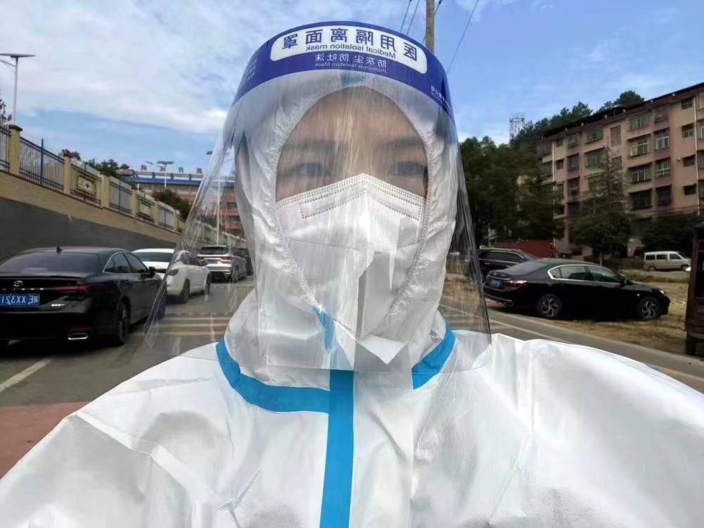 合力征战解困境，并肩抗疫暖人心