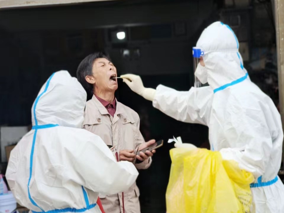 邵阳县塘田市镇积极开展上门核酸采样工作