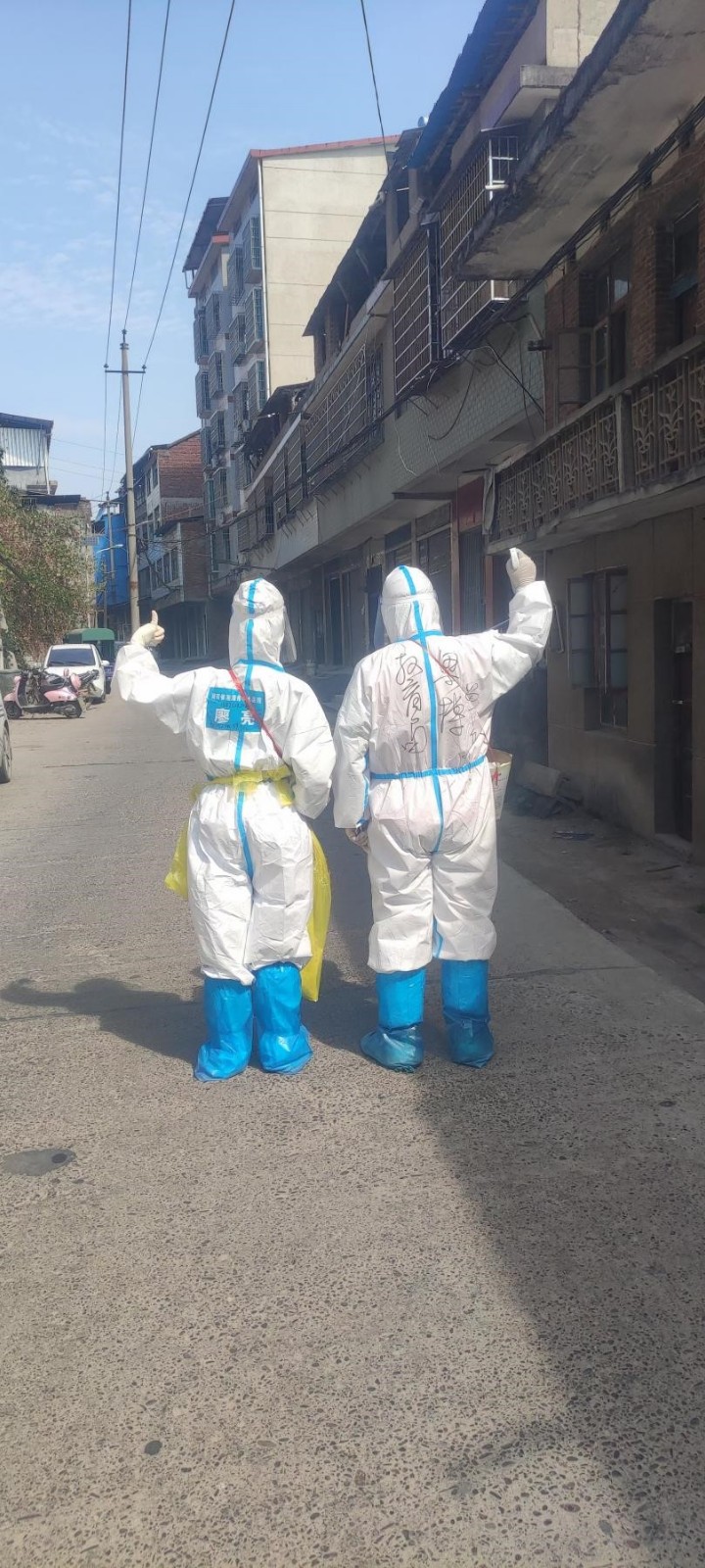 铁肩担重任，党员显担当