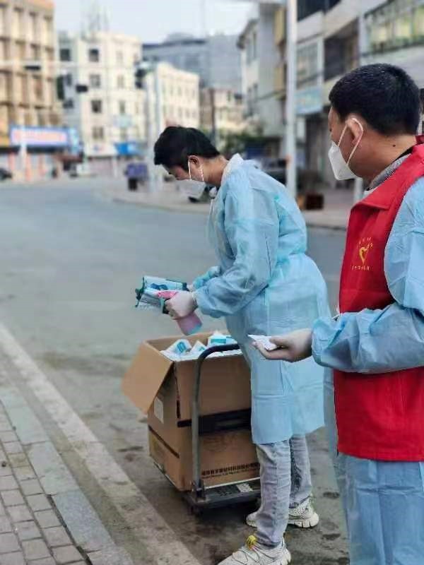 带好防“疫”口罩，守好“疫”路绿码