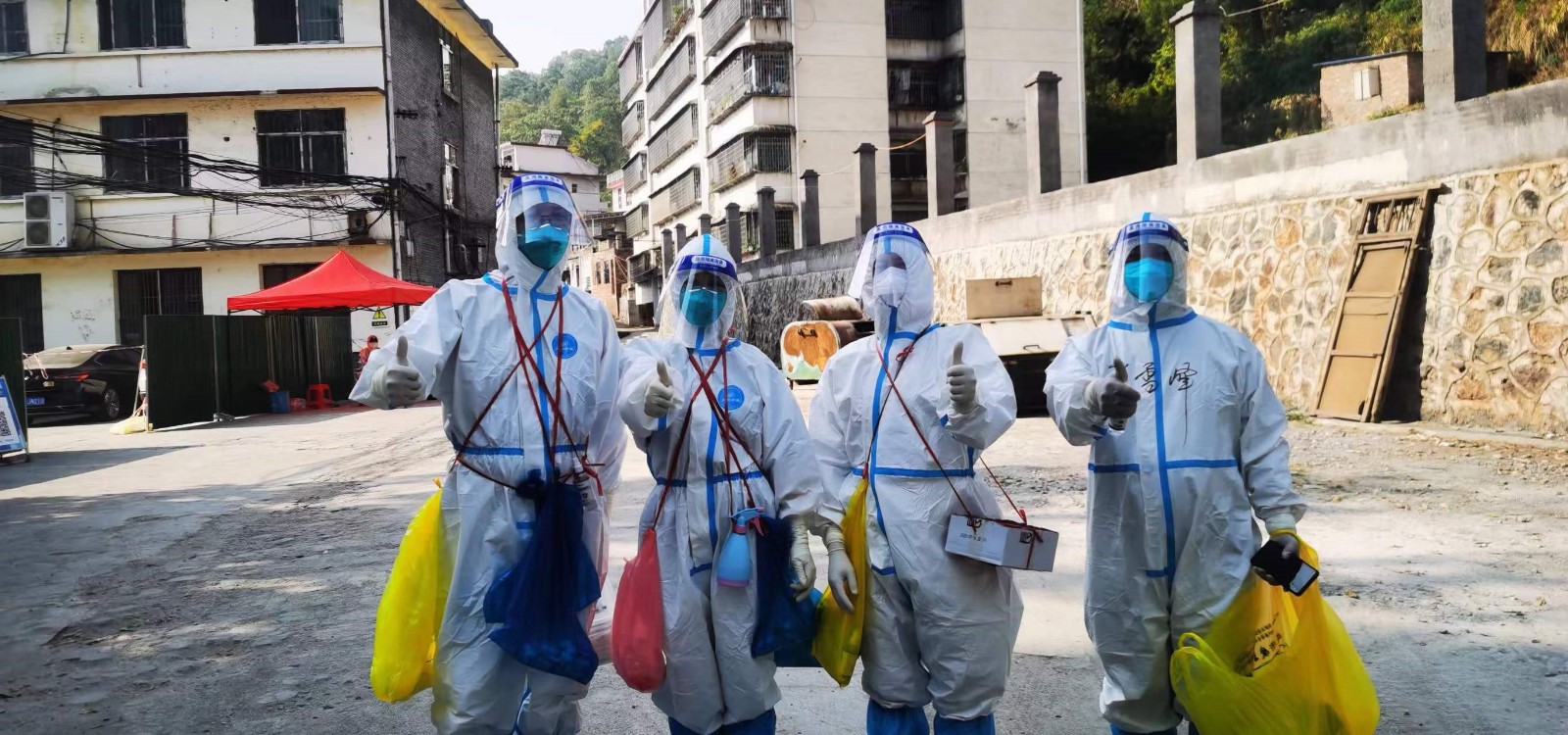 隔离病毒，不隔离爱  志愿服务，有你有我