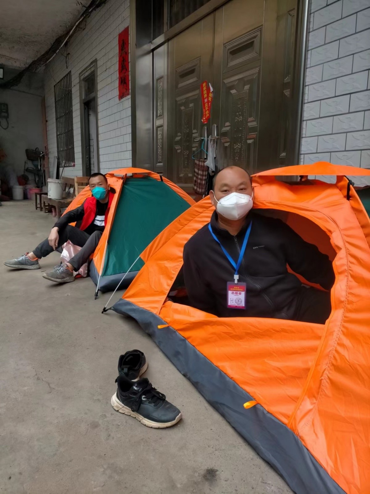 隔离病毒，不隔离爱  志愿服务，有你有我