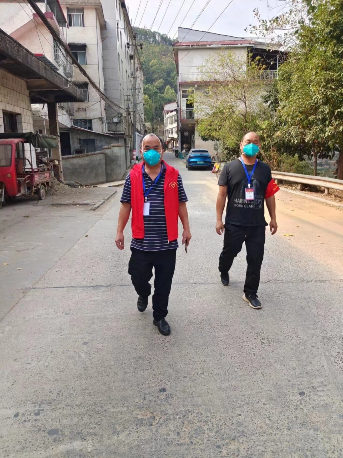 隔离病毒，不隔离爱  志愿服务，有你有我