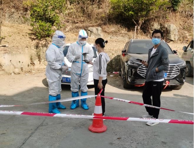 并肩战疫 、志愿同行--蔡桥乡小学联合支部志愿者  助力防疫攻坚战纪实