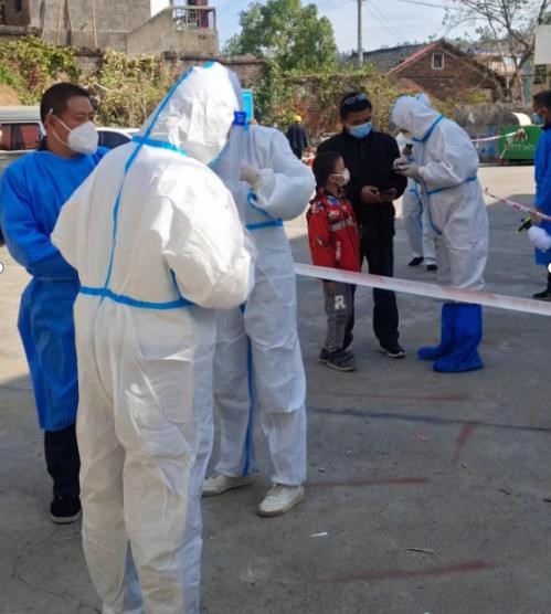 并肩战疫 、志愿同行--蔡桥乡小学联合支部志愿者  助力防疫攻坚战纪实