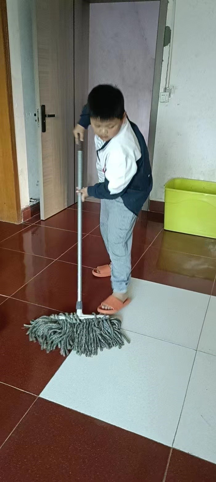 下花桥镇中心完全小学党支部组织开展疫情期间线上教学