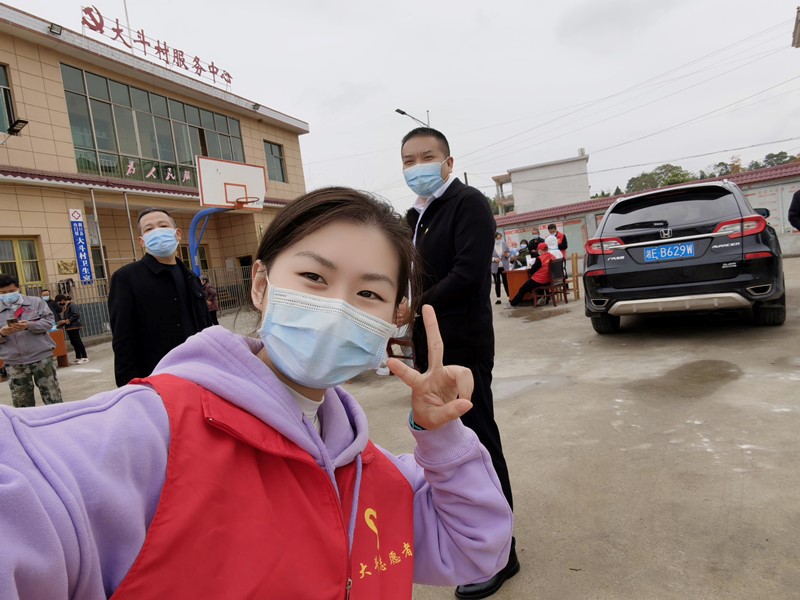 育人为师，抗疫为士