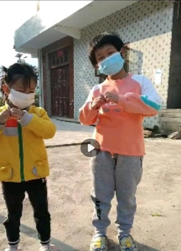 师生同心砥砺前行