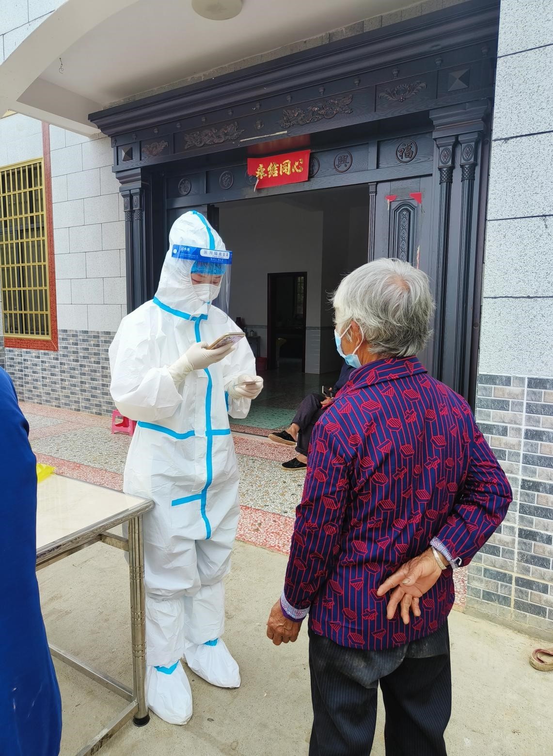 微光成炬  战疫有我