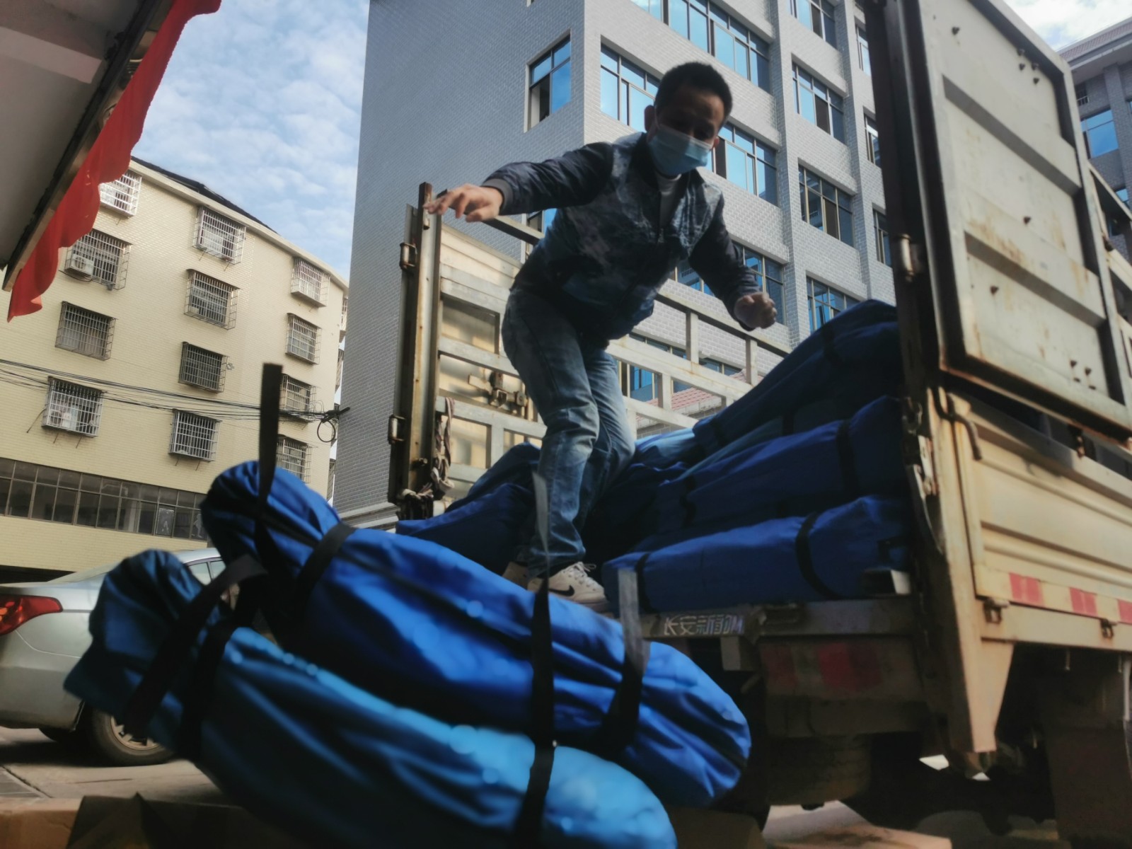 物资有保障，战“疫”有力量