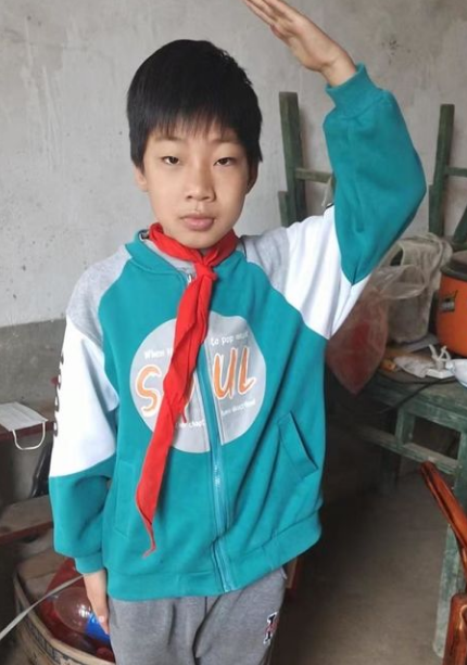 “云端升旗，浓浓爱国情”