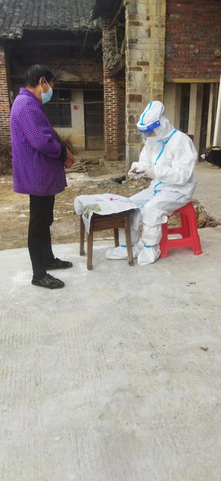 “疫”往无前，勇于担当