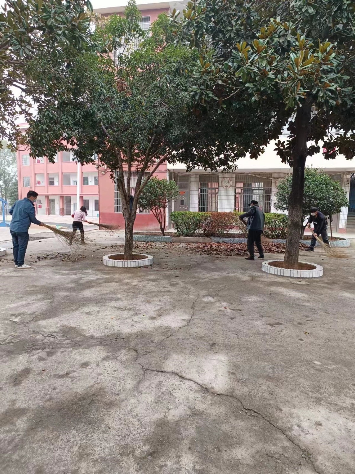 邵阳县下花桥镇中心完全小学党支部组织召开复学复课工作专题会议