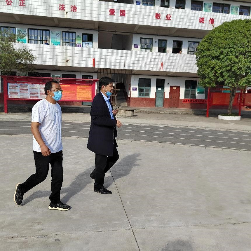 白沙中学创乡镇标准化寄宿制学校初评迎检督查工作