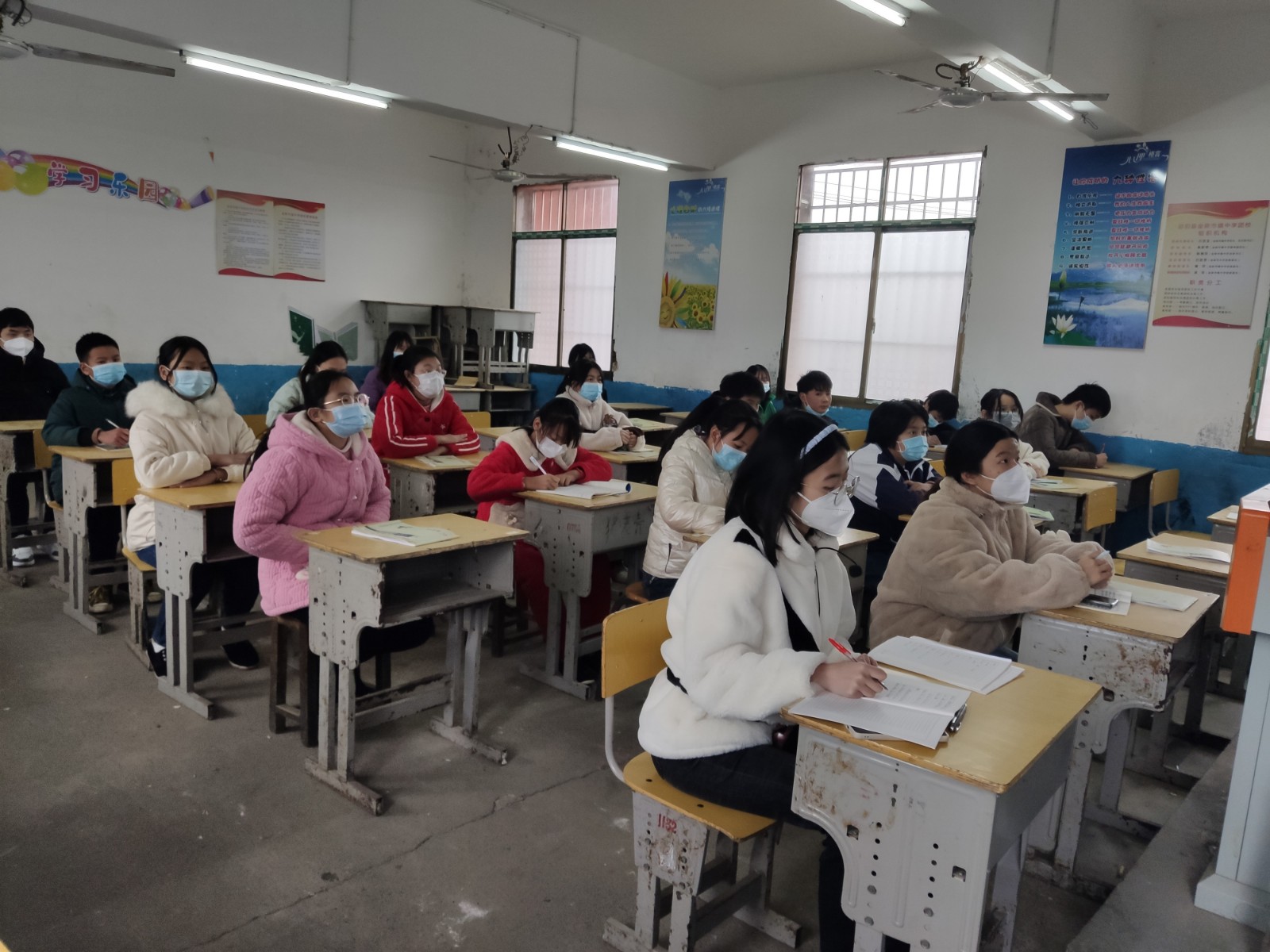 ​金称市镇中学团委开展“学习二十大精神 永远跟党走  奋斗新征程”主题团课学习