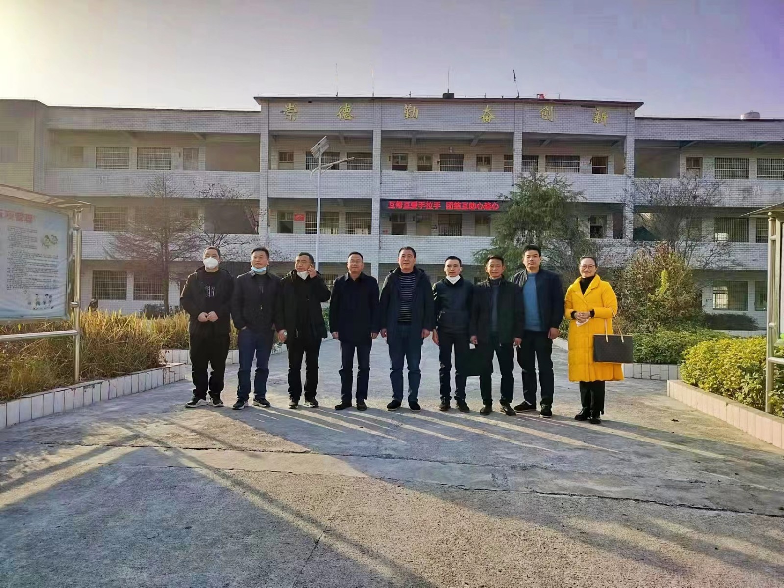 兄弟单位传经送宝，携手并进共育芬芳