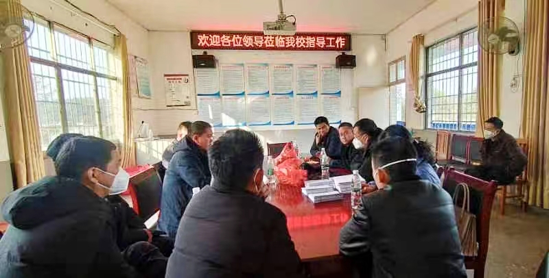 校际互促勤切磋，教研结对抒情怀