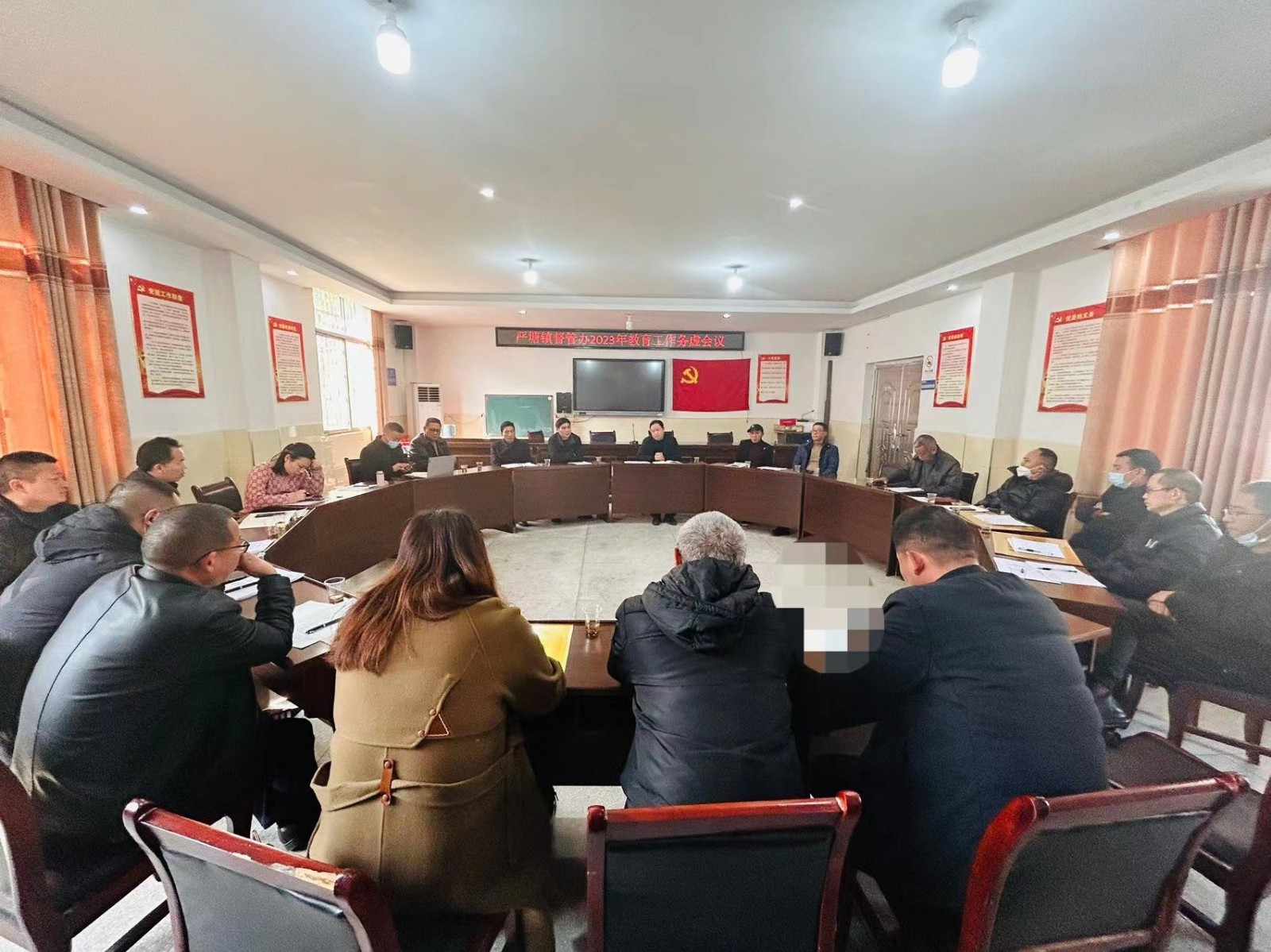 ​凝聚共识 笃行实干