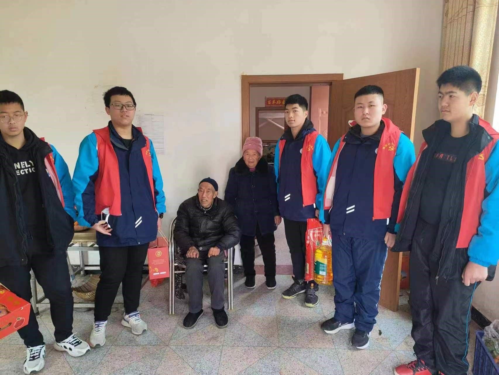 邵阳市湘郡铭志学校倡导师生开展爱心公益活动