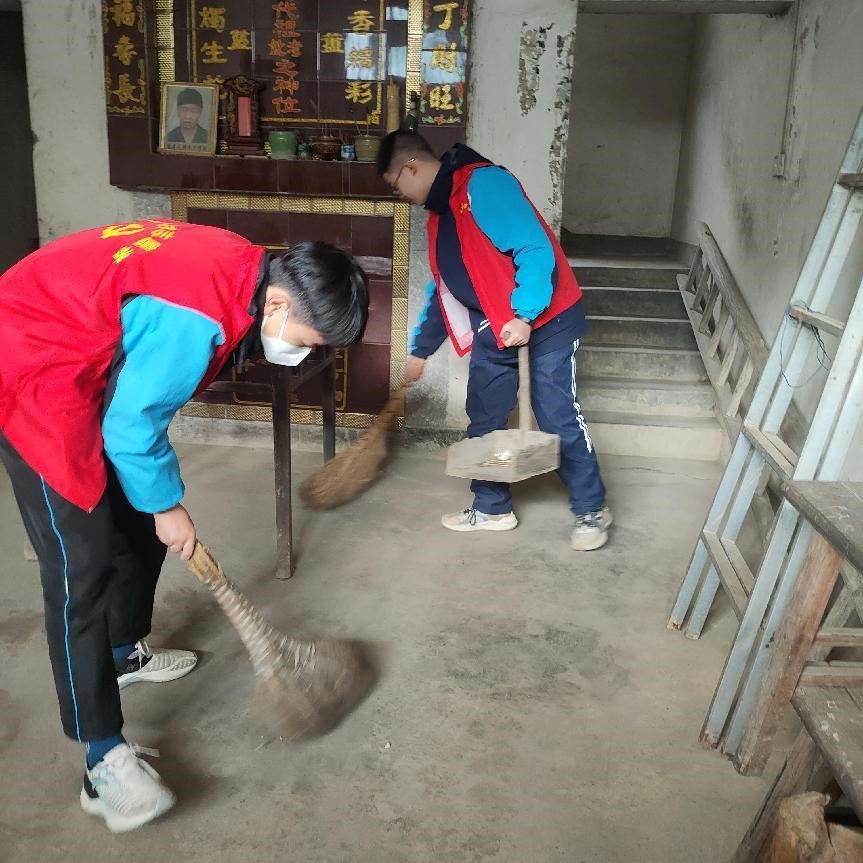 邵阳市湘郡铭志学校倡导师生开展爱心公益活动