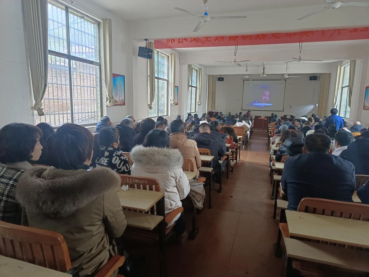 小溪市中心学校组织开展防性侵警示教育专题会议