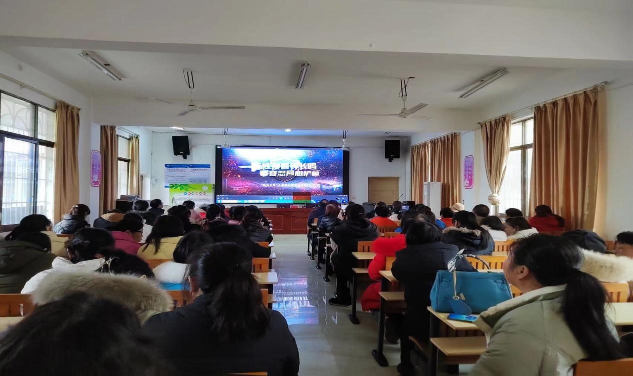 塘渡口第一完全小学开展“ 护航邵蕾，阳光成长”保护未成年人系列教育活动