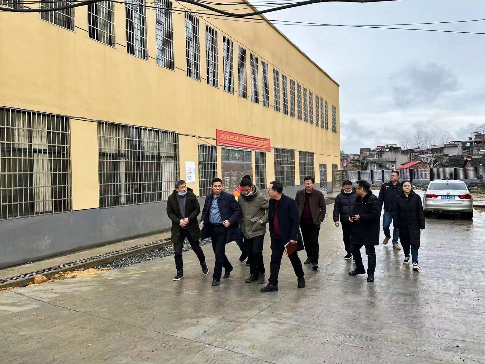 邵阳县姜副县长莅临蔡桥乡中心完小  指导和检查有关食品安全两“机制”落实情况