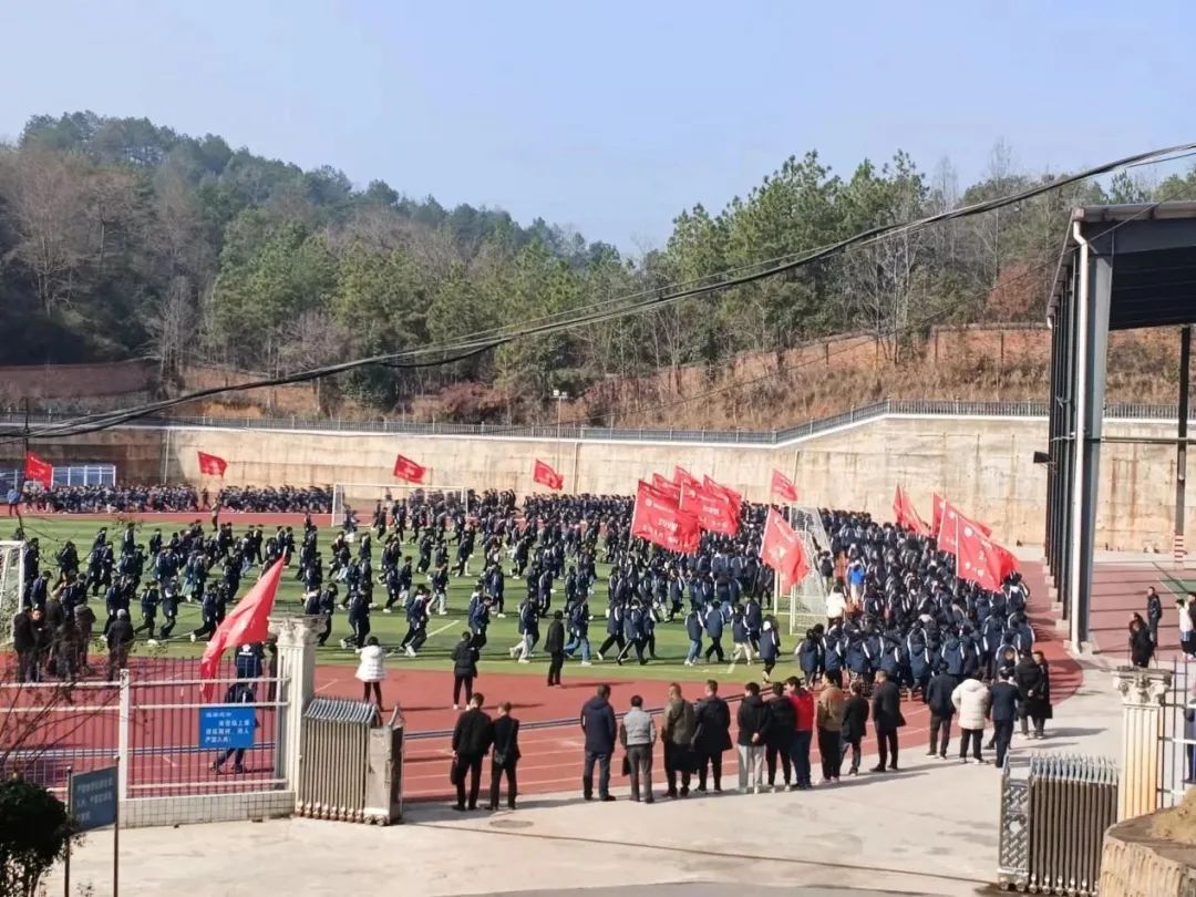 邵阳县首届中小学校园足球文化交流活动在七中顺利举行