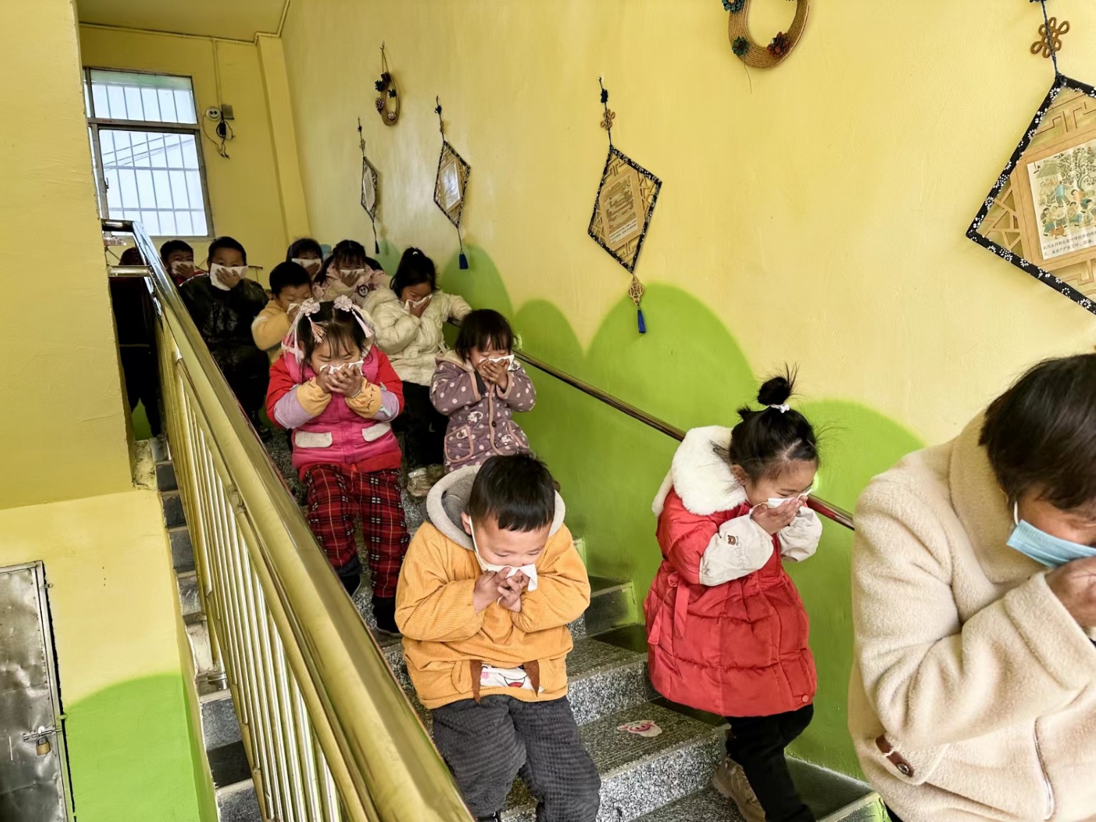 平安校园在我心，安全行动手中行