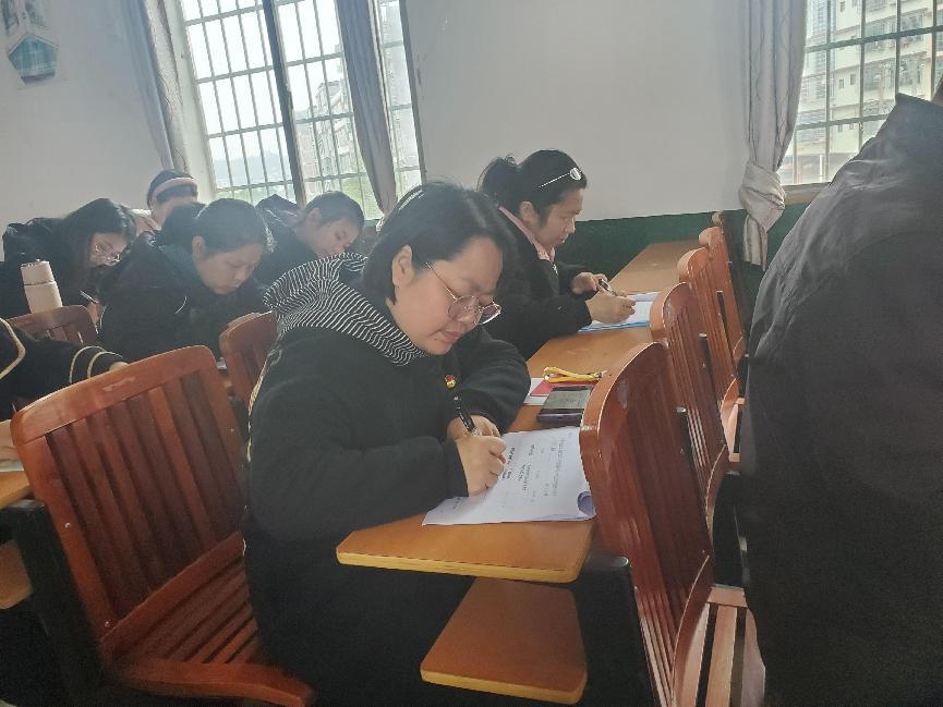 “学先进、强思想、践初心”