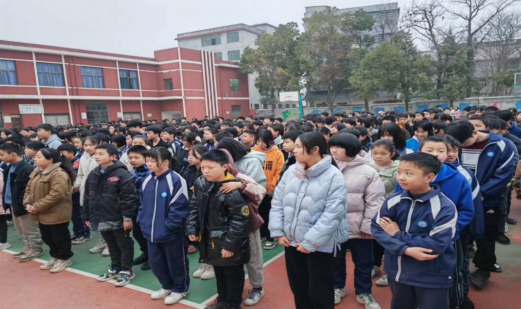 金称市镇中学启动“弘扬雷锋精神  传承红色基因”学雷锋活动月