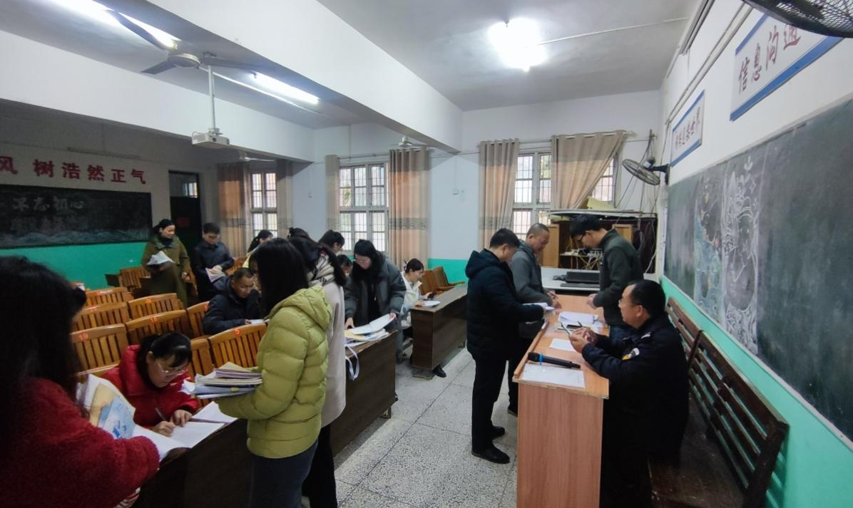 洞口县山门镇横溪初级中学开展教学常规检查
