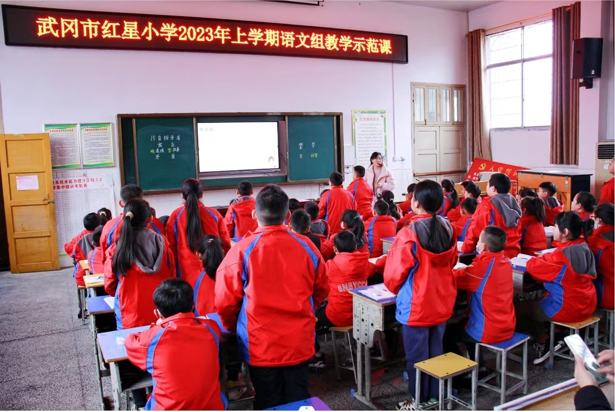 春耕不辍，研训并行