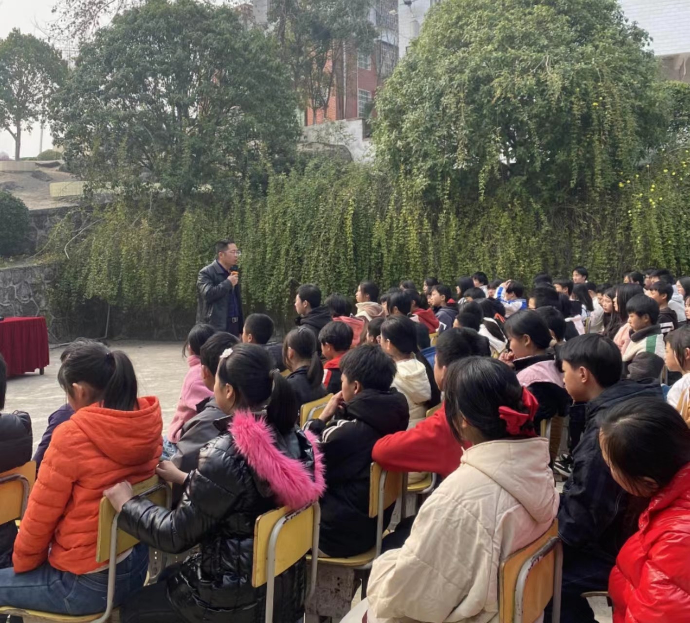 邵阳县：河伯中学召开春季开学典礼　