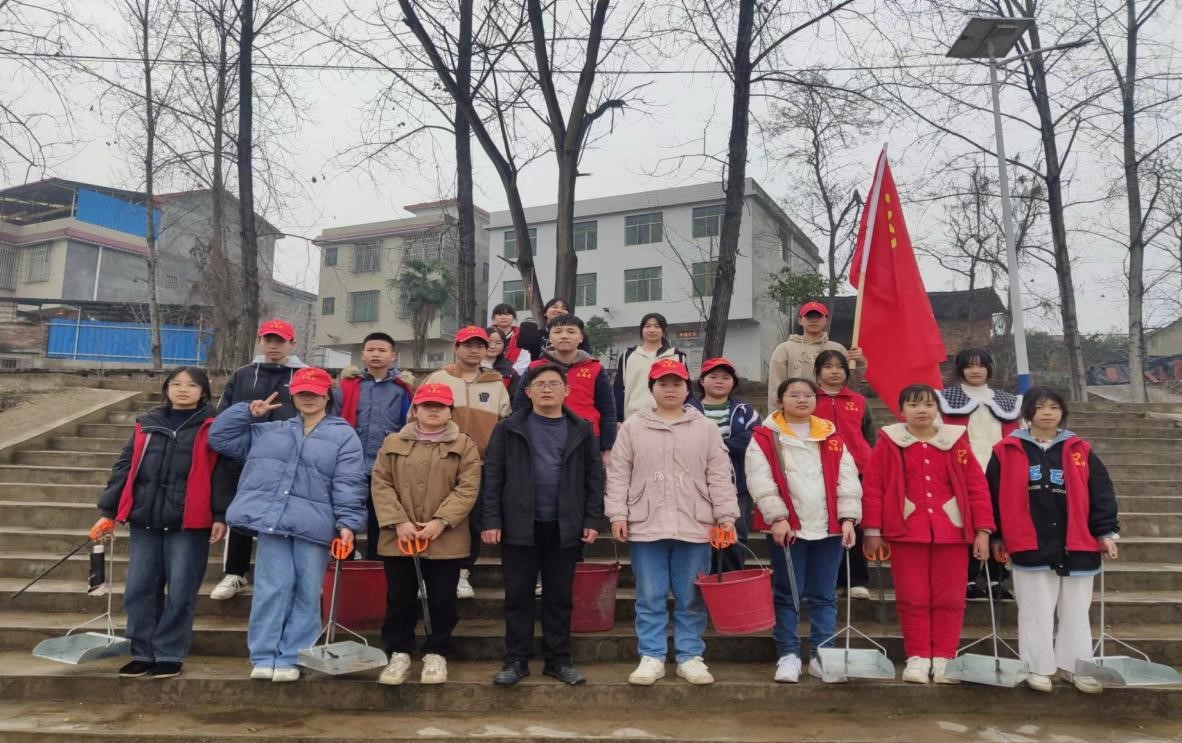 弘扬雷锋精神  美化家乡环境