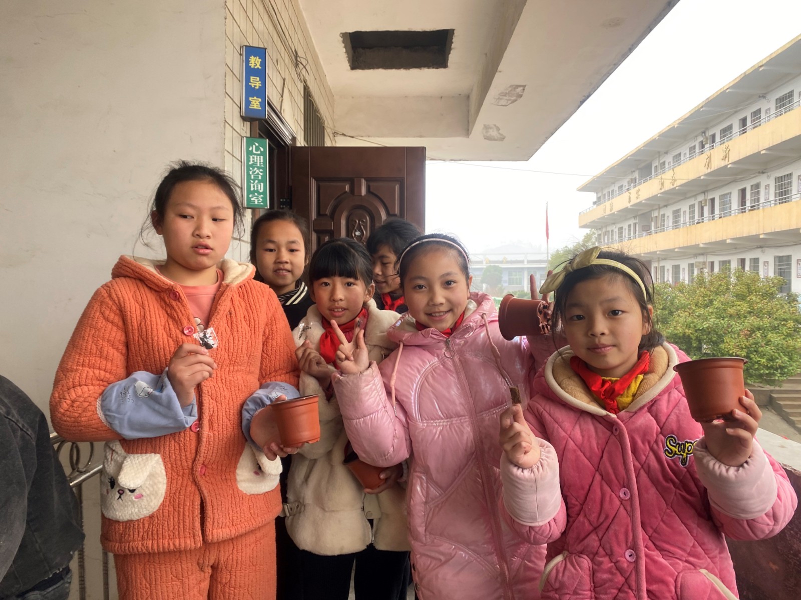 弘扬雷锋精神，传承红色基因