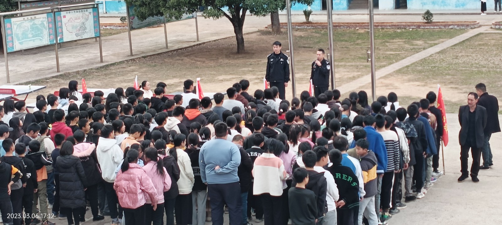 法制宣传进校园 双江师生认真学