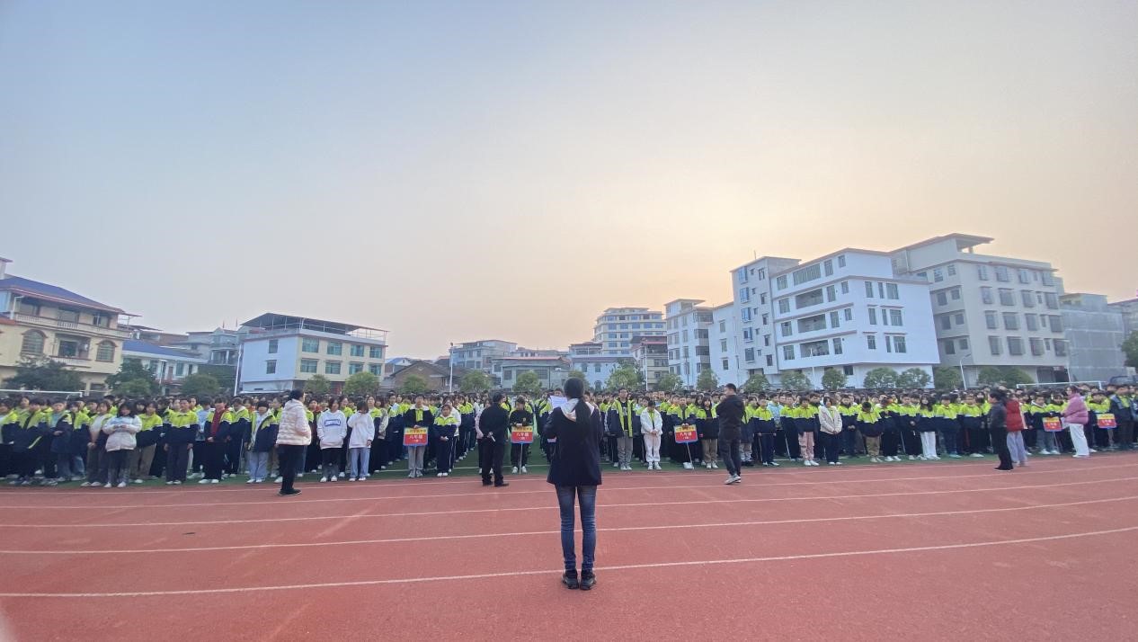 “传承雷锋精神，弘扬时代新风”