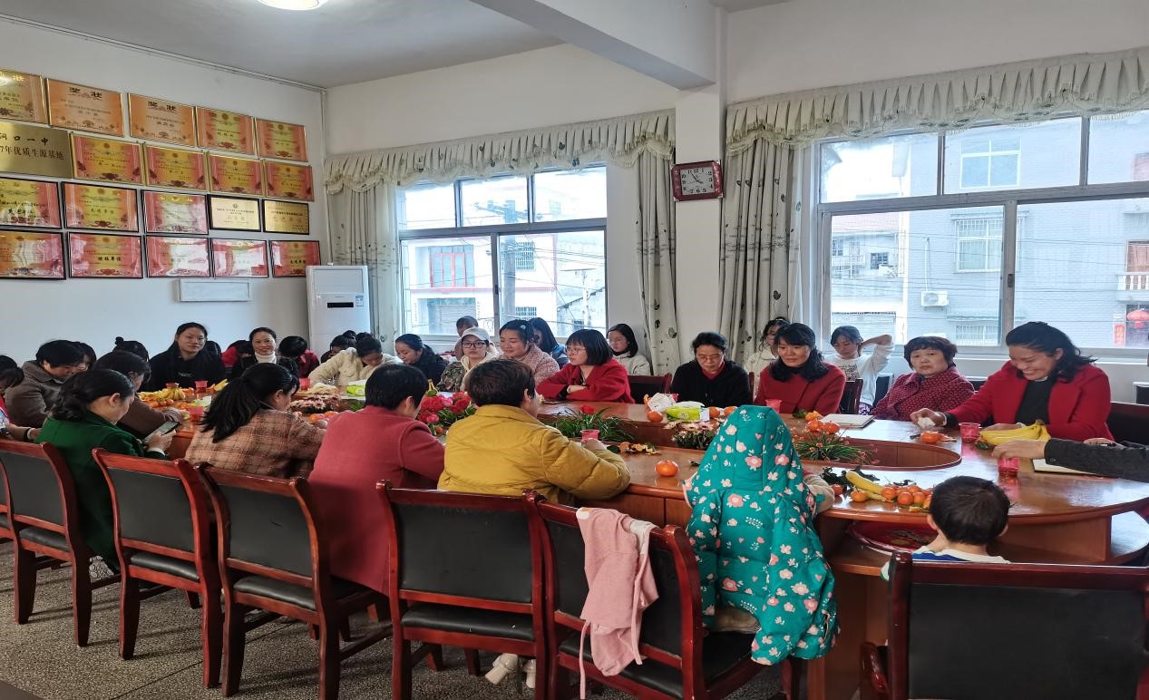 “竹中新起点 巾帼胜须眉”：竹市镇中学中学召开“三八”妇女节座谈会