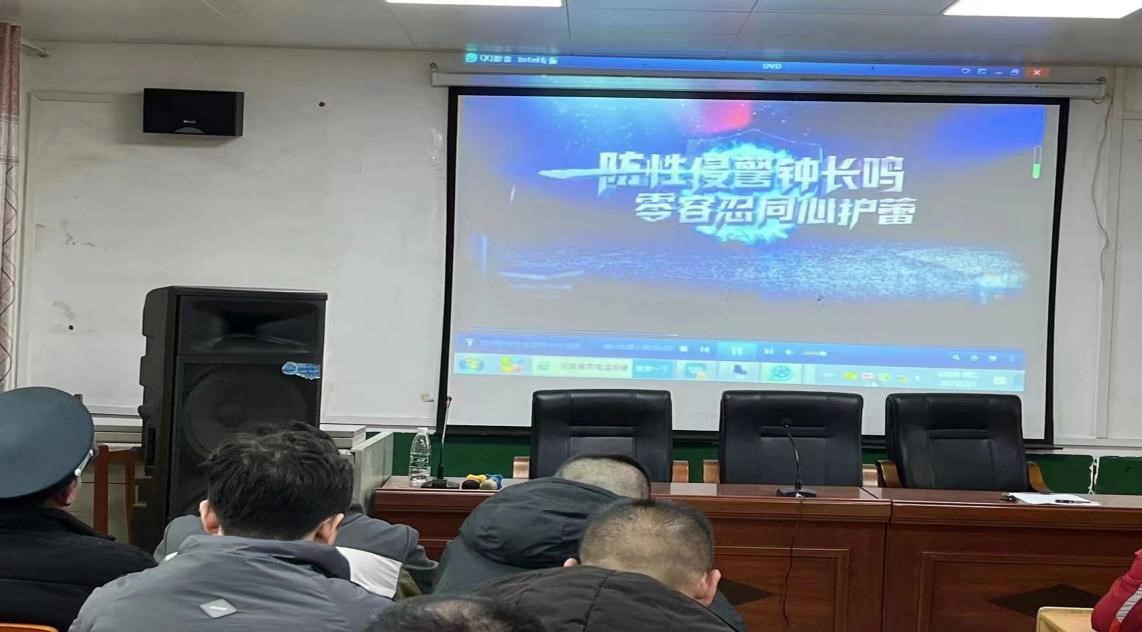 “利剑护蕾 守护花朵健康成长”