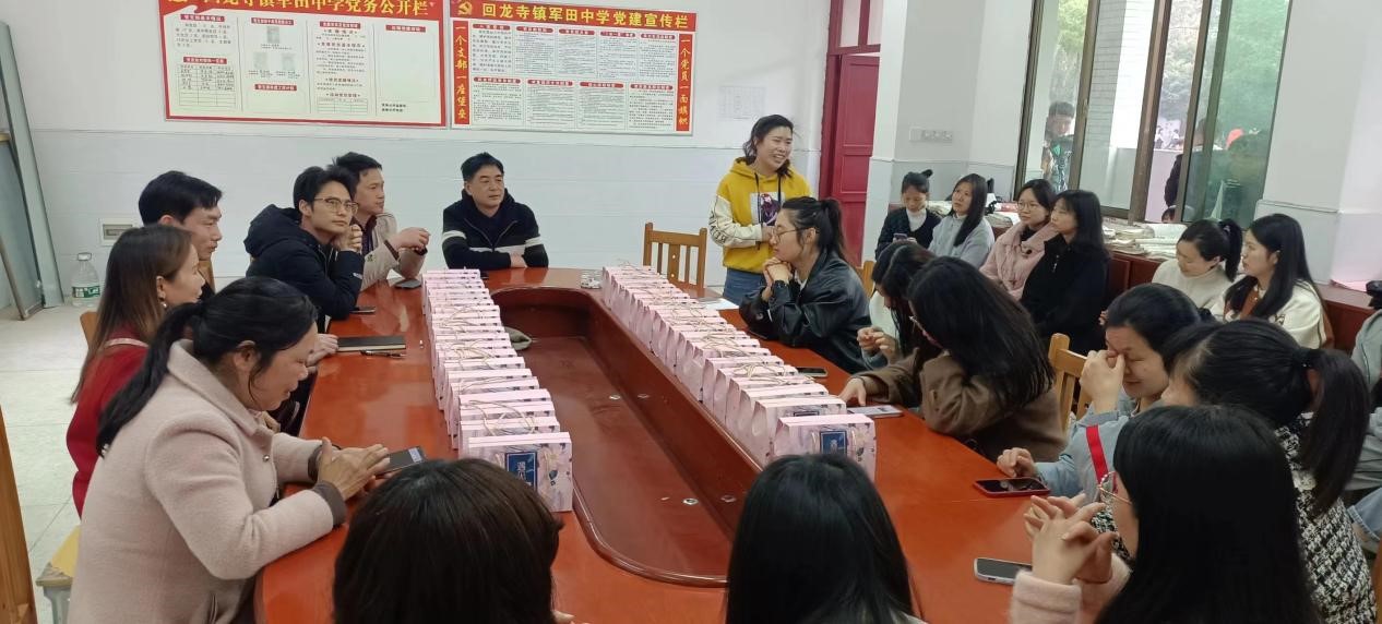 三八宏图展，九州春意浓