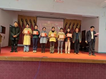 巾帼心向党  丹心育桃李