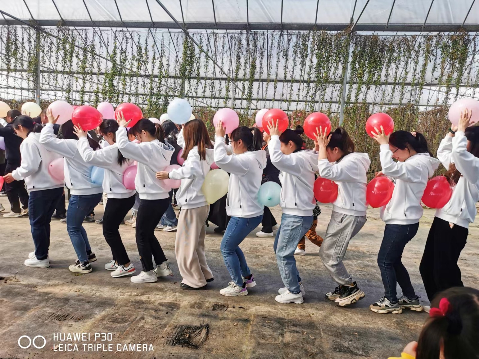 邵阳县塘渡口中学开展“三八”妇女节活动