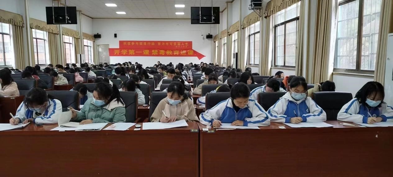 妙笔生花 纸墨之间绽芳华