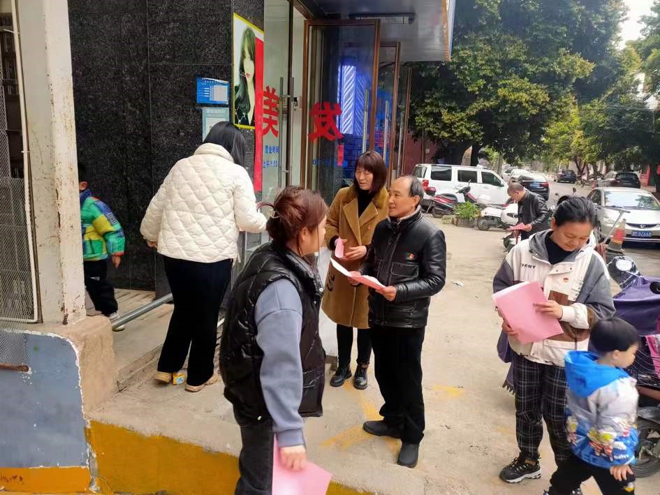 湖南宁远：志愿服务进社区   文明新风零距离