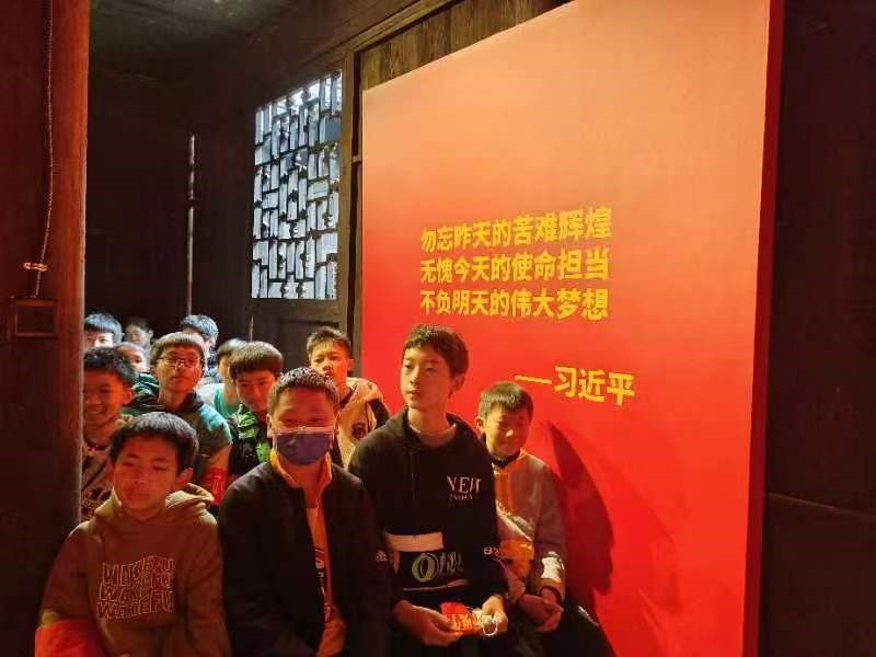 塘田市镇中学“传承红色基因”活动纪实